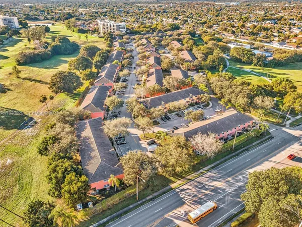 $2,650 | 6747 Sienna Club Drive, Lauderhill, FL 33319