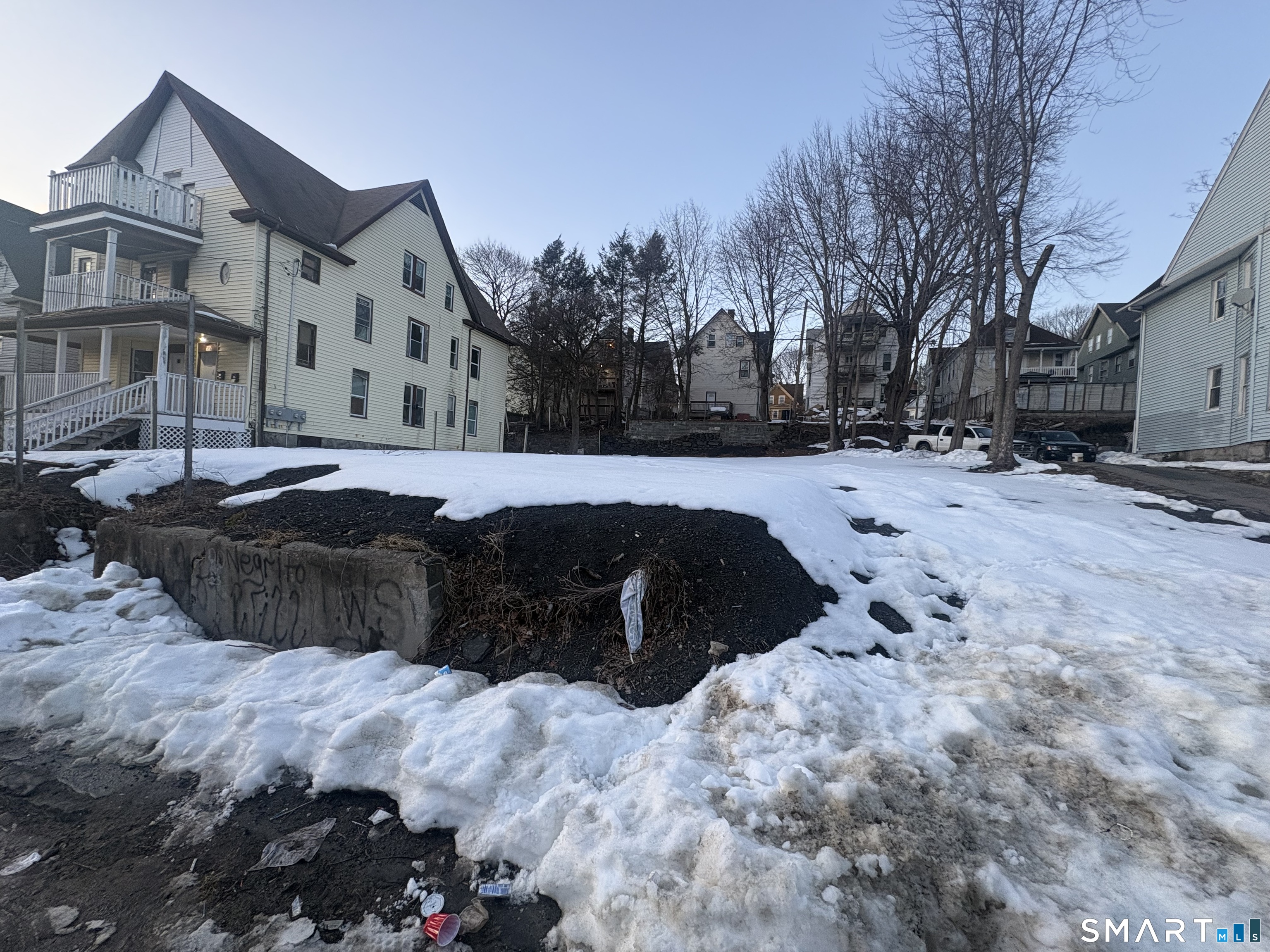 18 Ridgewood Street Waterbury, CT 06710 - Photo 2 of 2