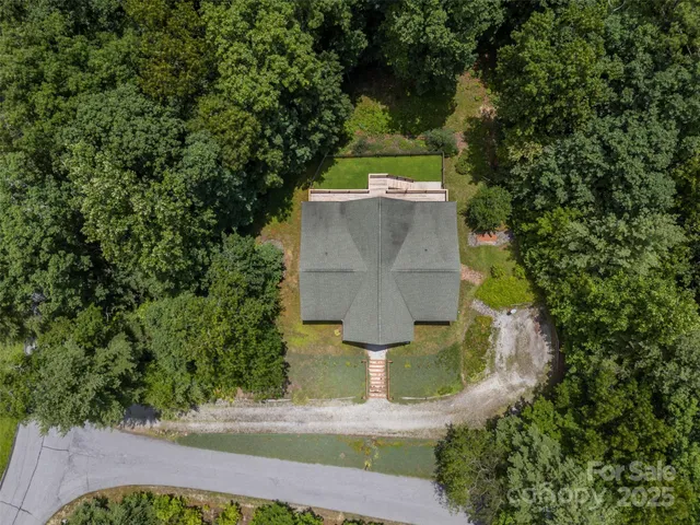 $670,000 | 23 Jay Foster Way, Unit 22/23, Saluda, NC 28773