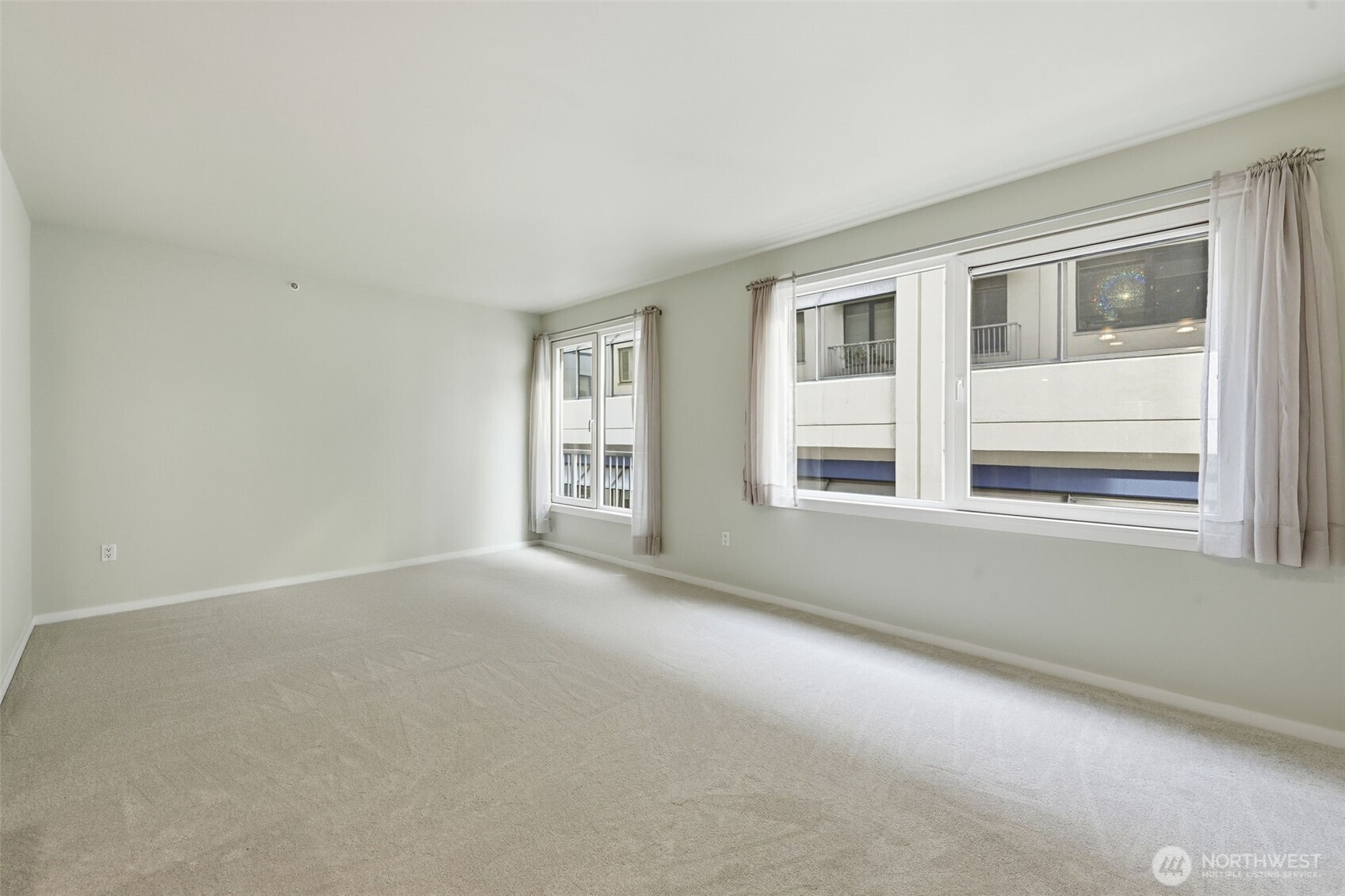 76 Cedar Street, Unit 807 Seattle, WA 98121 - Photo 11 of 17