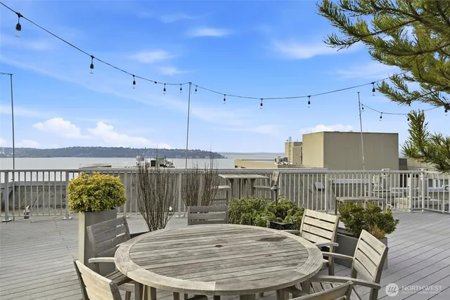 $349,950 | 76 Cedar Street, Unit 807, Seattle, WA 98121