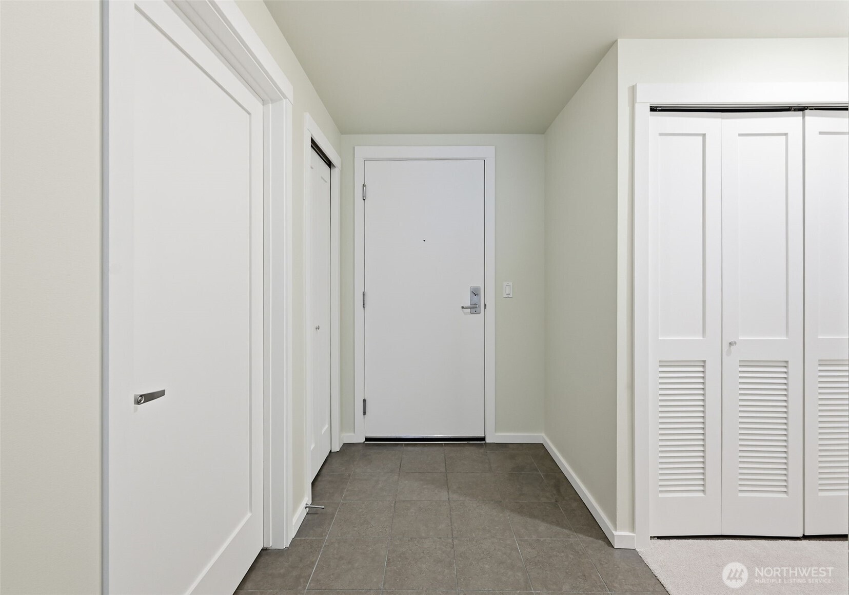 76 Cedar Street, Unit 807 Seattle, WA 98121 - Photo 5 of 17