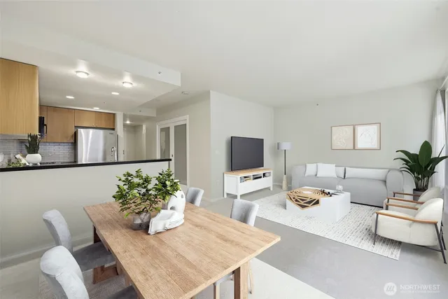 $349,950 | 76 Cedar Street, Unit 807, Seattle, WA 98121