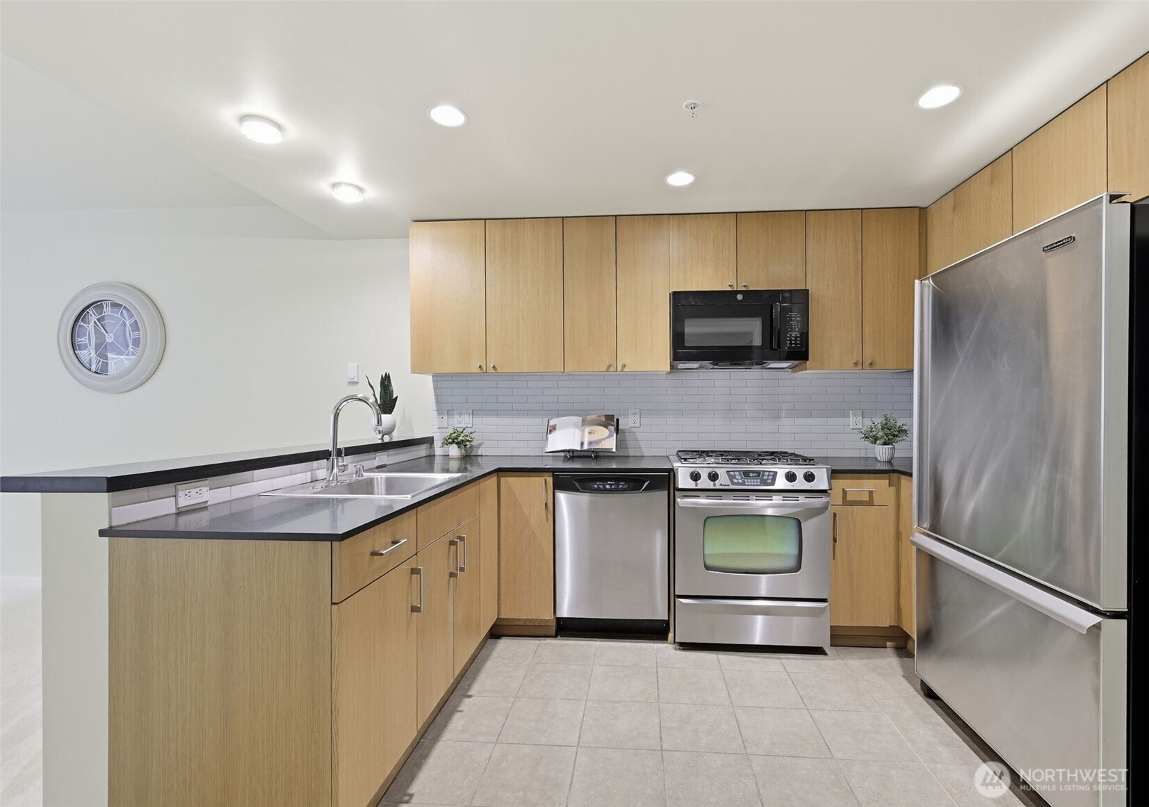 76 Cedar Street, Unit 807 Seattle, WA 98121 - Photo 8 of 17