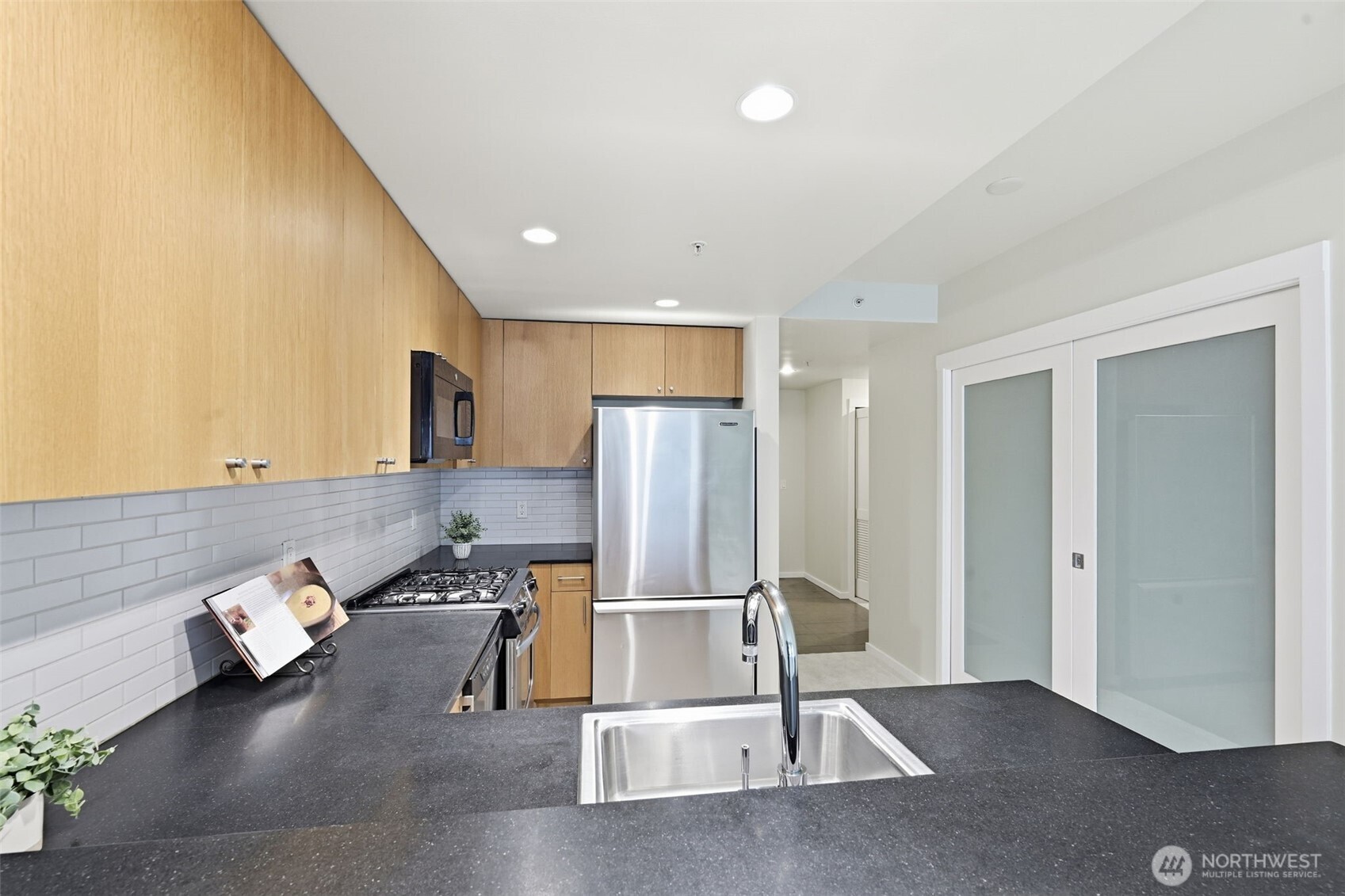 76 Cedar Street, Unit 807 Seattle, WA 98121 - Photo 9 of 17