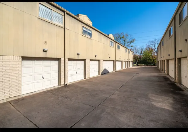 $120,000 | 10811 Richmond Avenue, Unit 72, Houston, TX 77042