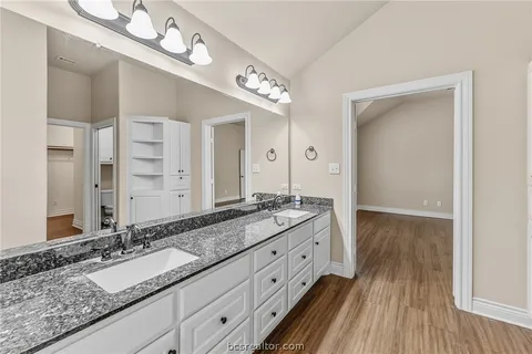 $599,000 | 325 Planter Pointe Drive, Normangee, TX 77871