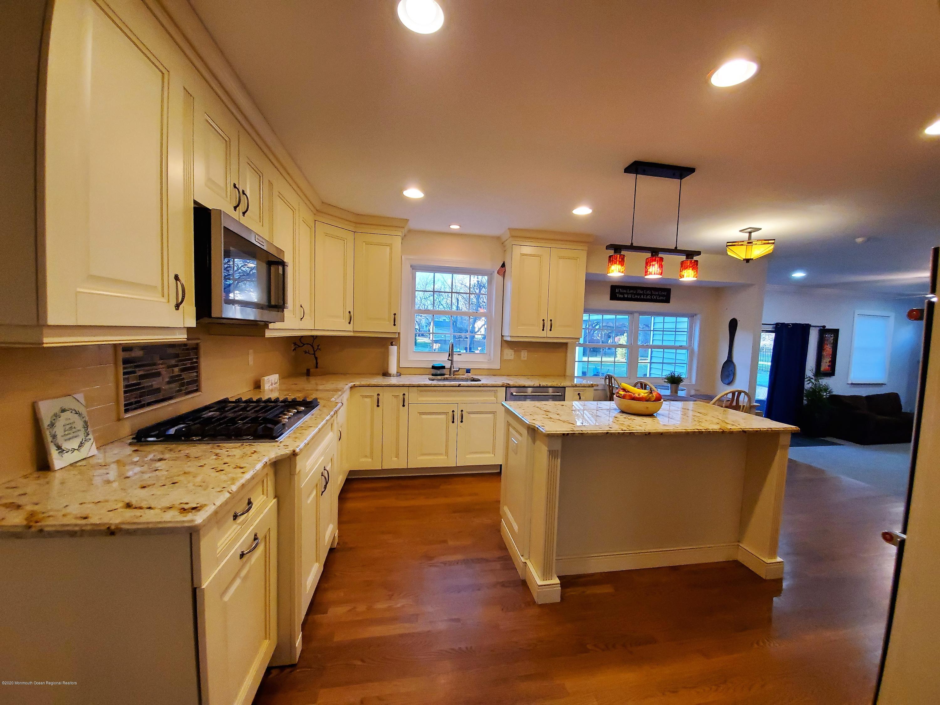935 Raritan Road Scotch Plains, NJ 07076 - Photo 14 of 68 20201117_154728