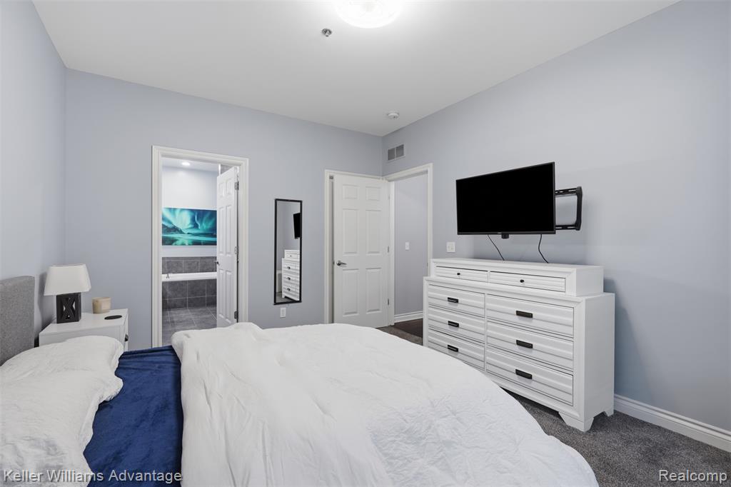 45658 South Stonewood Road Canton, MI 48187 - Photo 16 of 41