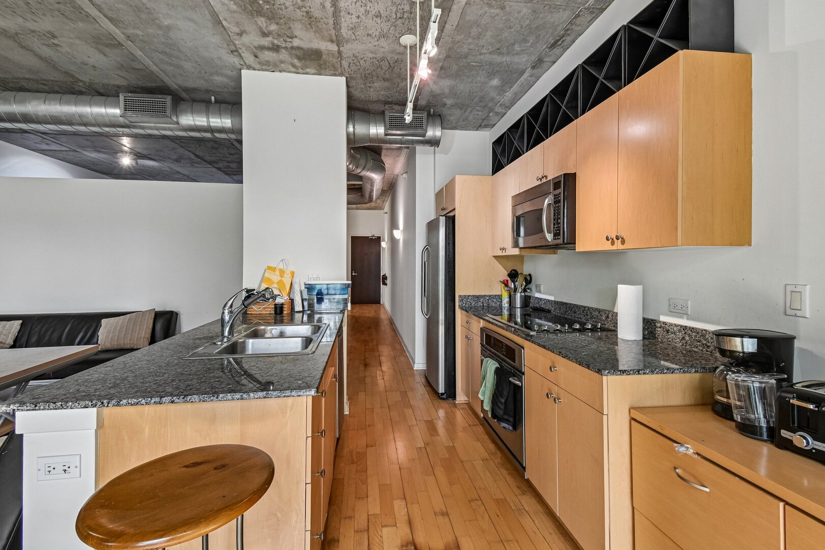 807 Davis Street, Unit 314 Evanston, IL 60201 - Photo 7 of 29