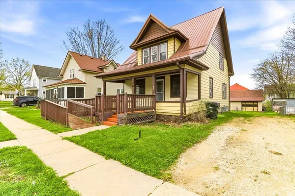$177,700 | 954 Church Street, Richland Center, WI 53581