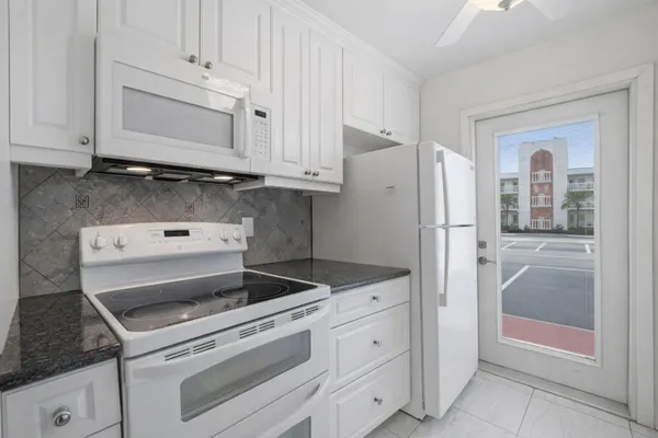 $225,000 | 130 Doolen Court, Unit 108, North Palm Beach, FL 33408