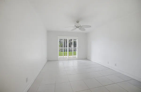 $225,000 | 130 Doolen Court, Unit 108, North Palm Beach, FL 33408