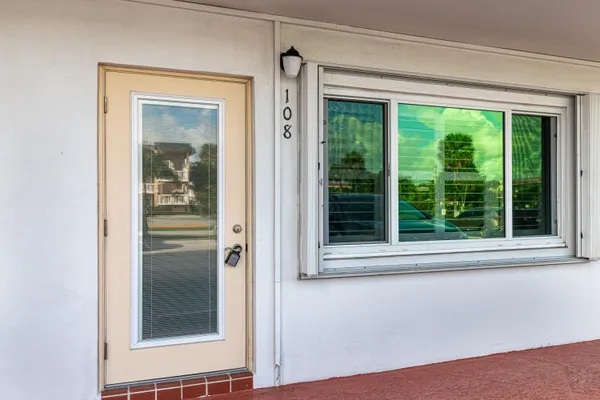 $225,000 | 130 Doolen Court, Unit 108, North Palm Beach, FL 33408