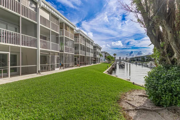 $225,000 | 130 Doolen Court, Unit 108, North Palm Beach, FL 33408