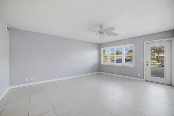 $225,000 | 130 Doolen Court, Unit 108, North Palm Beach, FL 33408