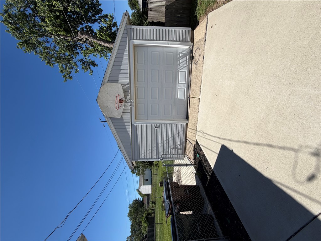 187 Pat Lane Fairborn, OH 45324 - Photo 2 of 13