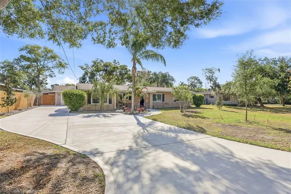 $679,999 | 12109 Forest Hills Drive, Tampa, FL 33612