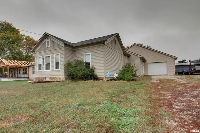 $172,000 | 366 East Main Street, Plainville, IL 62365