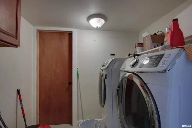 $172,000 | 366 East Main Street, Plainville, IL 62365