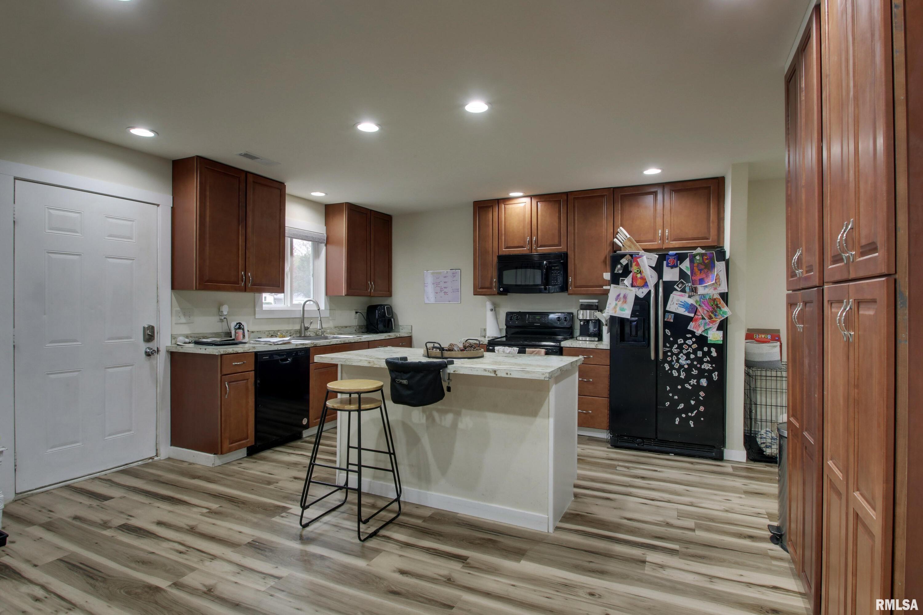 366 East Main Street Plainville, IL 62365 - Photo 2 of 26