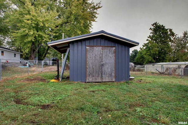 $172,000 | 366 East Main Street, Plainville, IL 62365