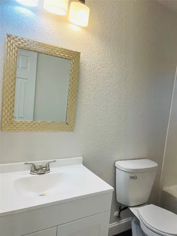 $2,250 | 728 Sampson, Kyle, TX 78640