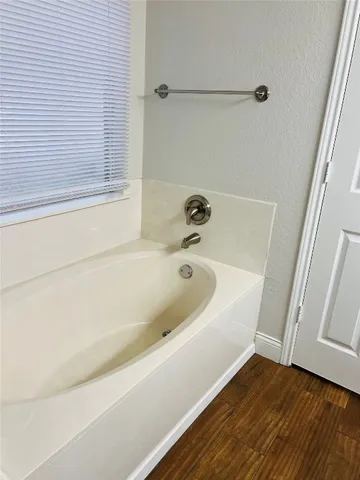 $2,250 | 728 Sampson, Kyle, TX 78640