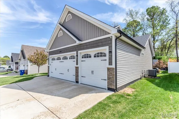 $450,000 | 1364 Grey Wolf Drive, Imperial, MO 63052