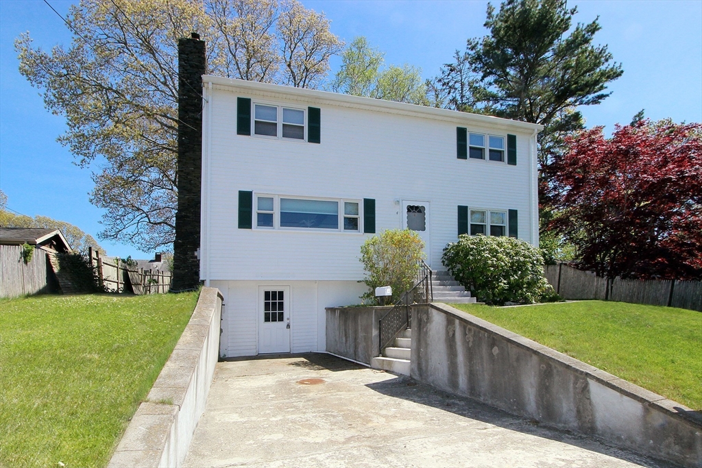 4 Van Bummel Road Bourne, MA 02532 - Photo 2 of 41 Gallery Image 2