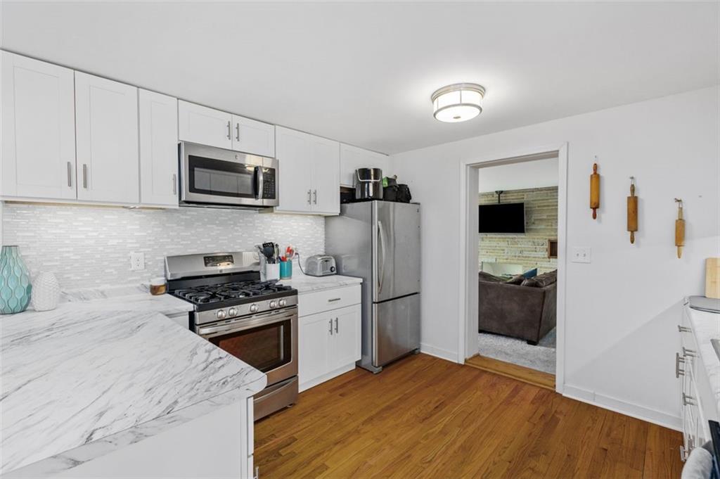 7068 Shannon Road Verona, PA 15147 - Photo 11 of 23 Gallery Image 11