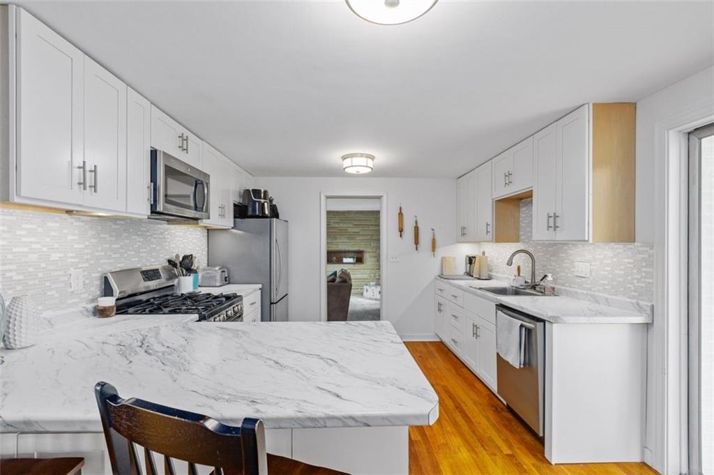 7068 Shannon Road Verona, PA 15147 - Photo 12 of 23 Gallery Image 12