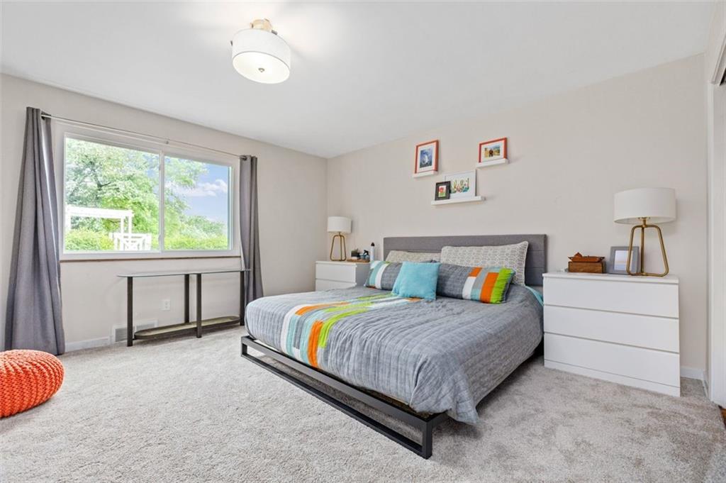 7068 Shannon Road Verona, PA 15147 - Photo 13 of 23 Gallery Image 13