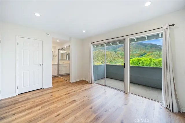 a view of back yard of the house