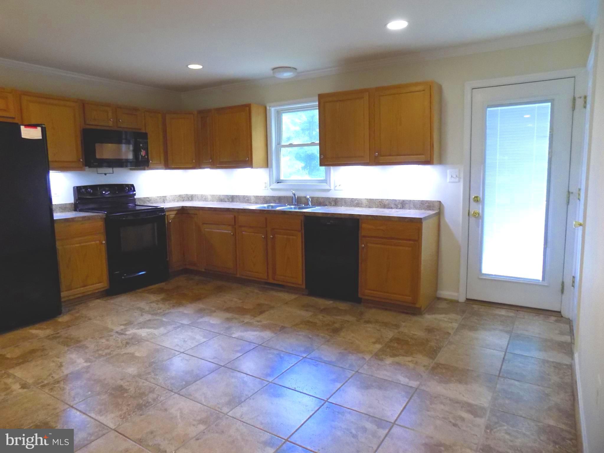 286 Grimes Golden Road Linden, VA 22642 - Photo 5 of 18 Ceramic Tile