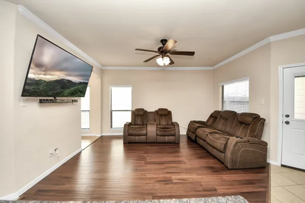 $255,000 | 6638 Sharpstone Creek Lane, Houston, TX 77084
