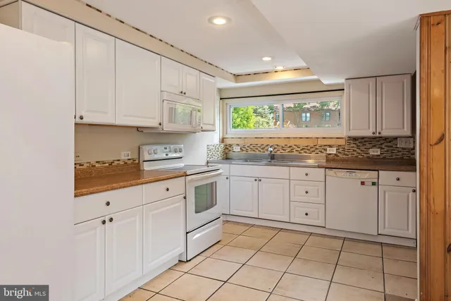 $3,800 | 744 Oak Grove Circle, Severna Park, MD 21146