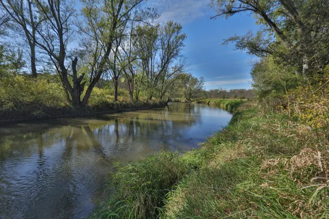 $156,380 | 22.34-ac Fulton Street, Lone Rock, WI 53556