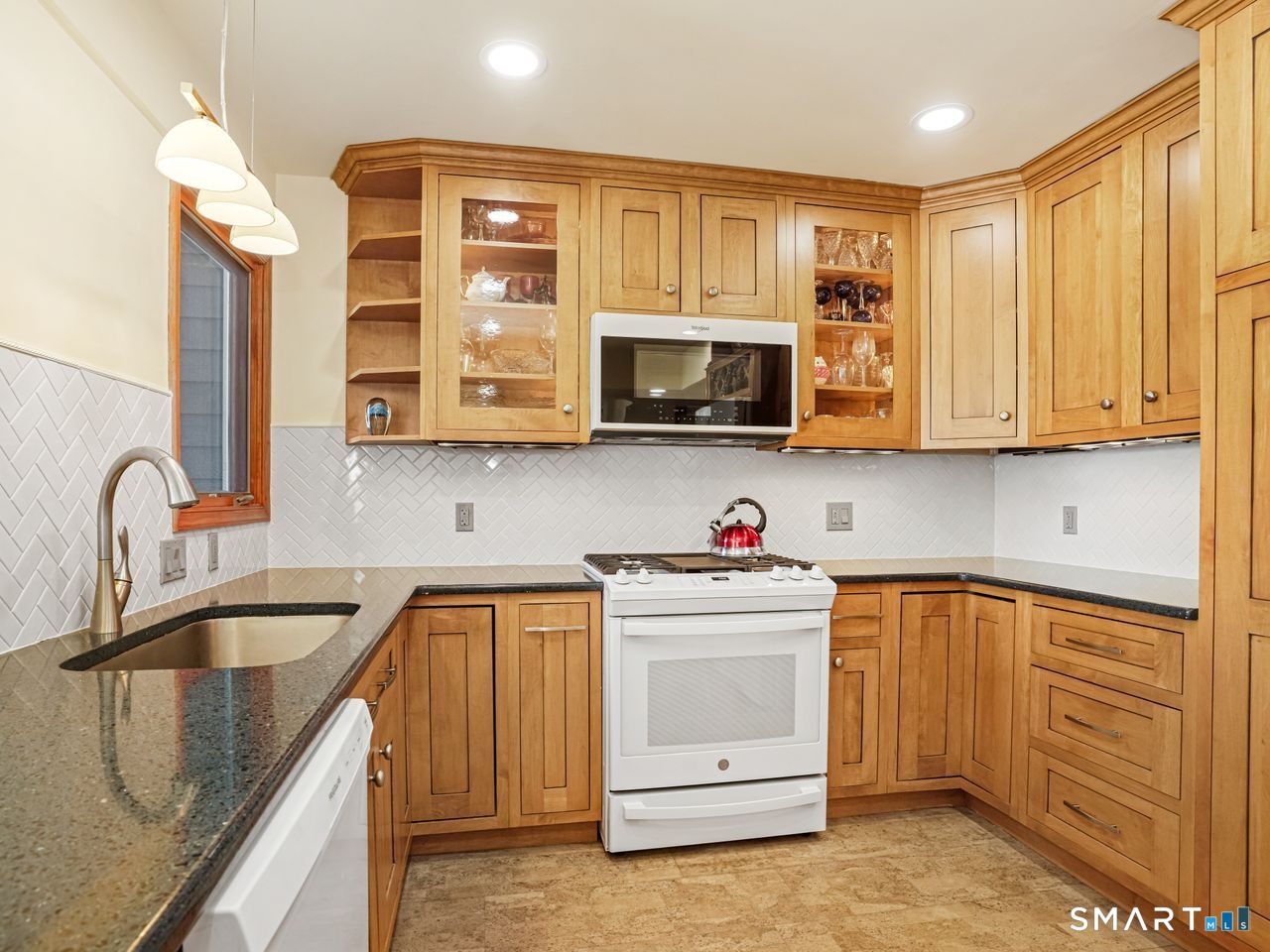 8 Oyster Landing Road, Unit 8 Milford, CT 06460 - Photo 11 of 36