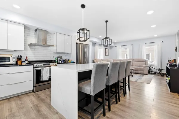 $7,800 | 169 West 9th Street, Unit SF, Boston, MA 02127