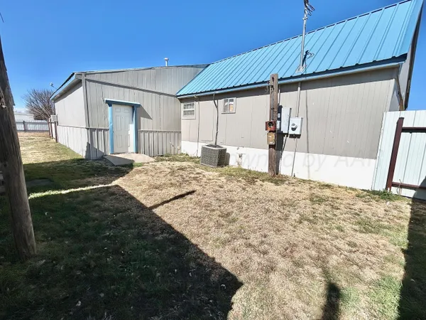 $194,000 | 101 Gaines Street, Claude, TX 79019