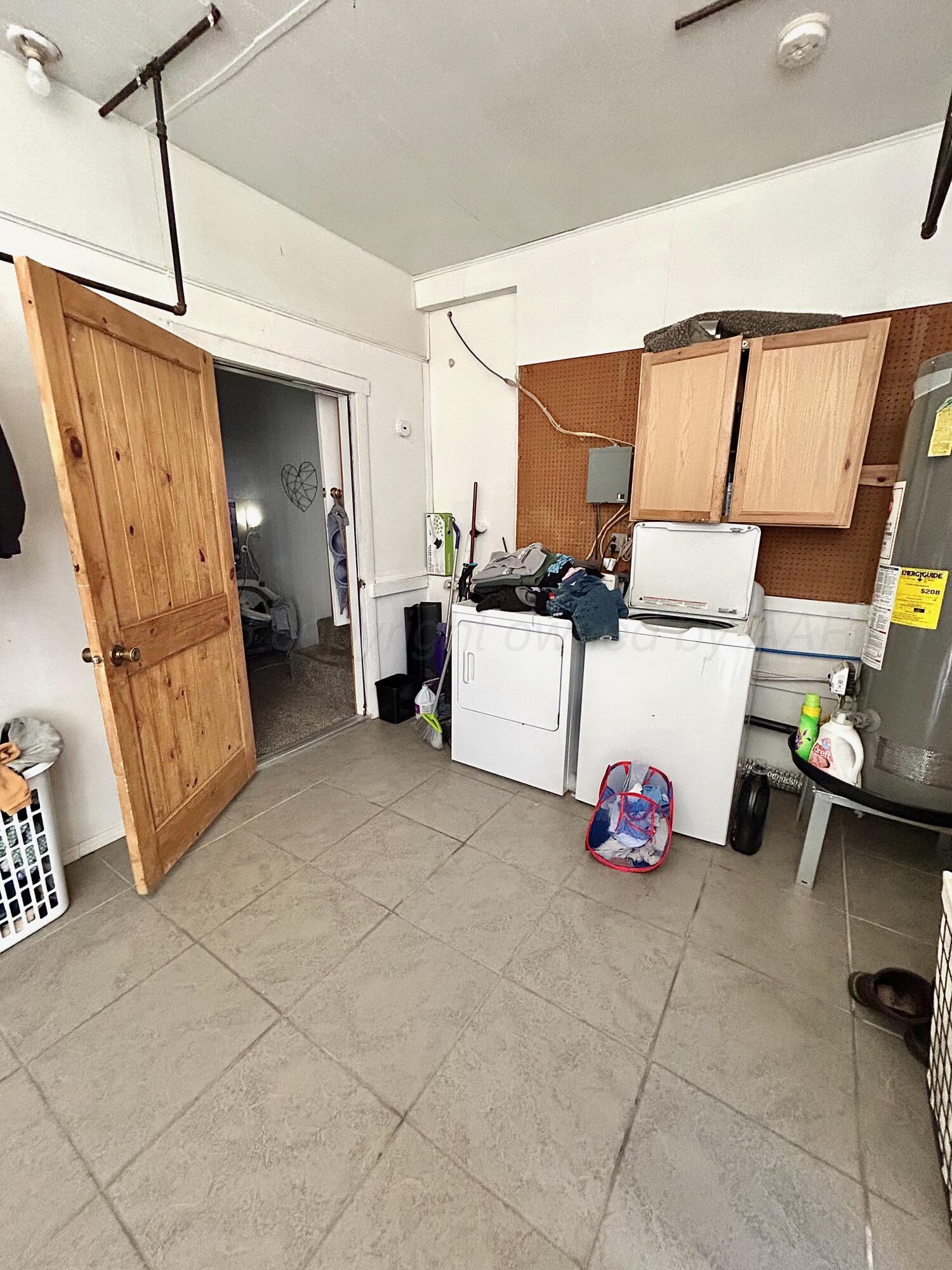 101 Gaines Street Claude, TX 79019 - Photo 8 of 18 a view of a room with toys and toys