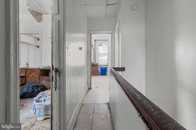 a bathroom with a toilet