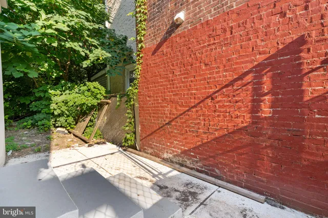 $194,999 | 3949 Brown Street, Philadelphia, PA 19104