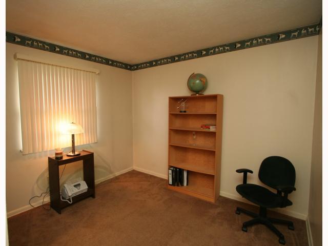 3931 Ivorton Road East Columbus, OH 43207 - Photo 14 of 18