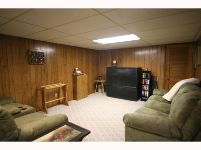 3931 Ivorton Road East Columbus, OH 43207 - Photo 5 of 18