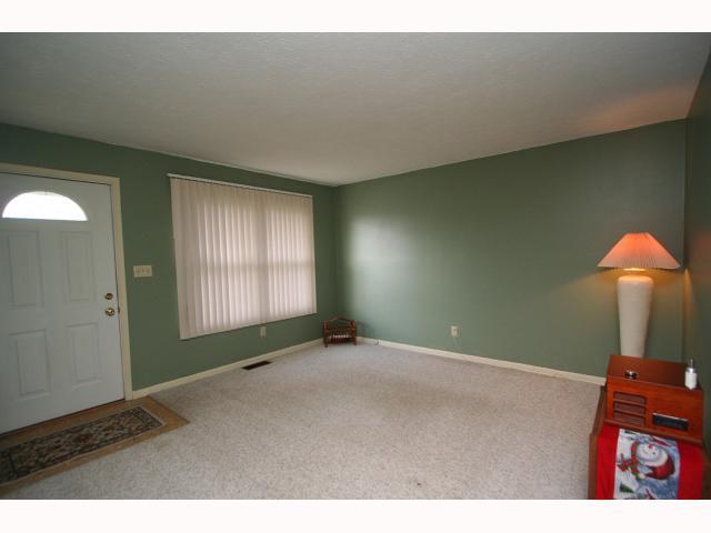 3931 Ivorton Road East Columbus, OH 43207 - Photo 8 of 18