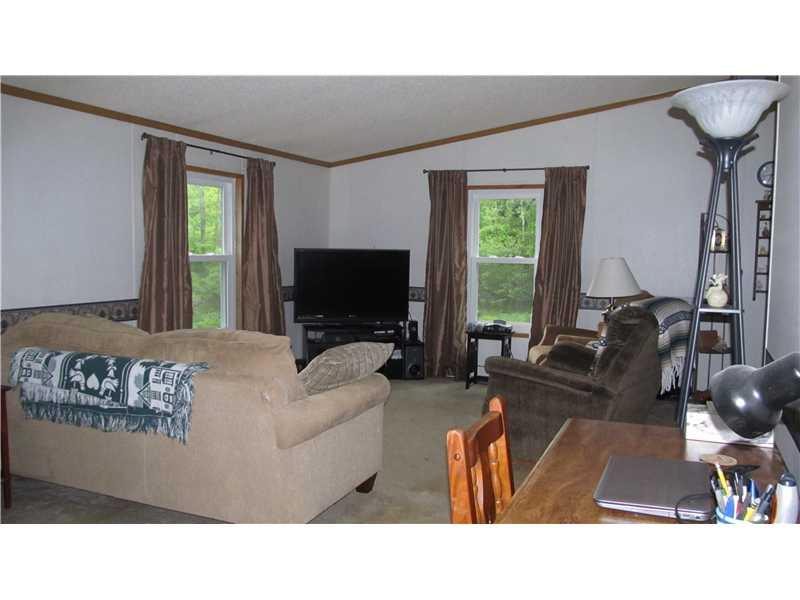 270 Hosack Road Jackson Center, PA 16133 - Photo 2 of 16 Living Room.