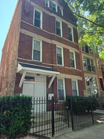 $4,000 | 2309 North Leavitt Street, Unit 3, Chicago, IL 60647