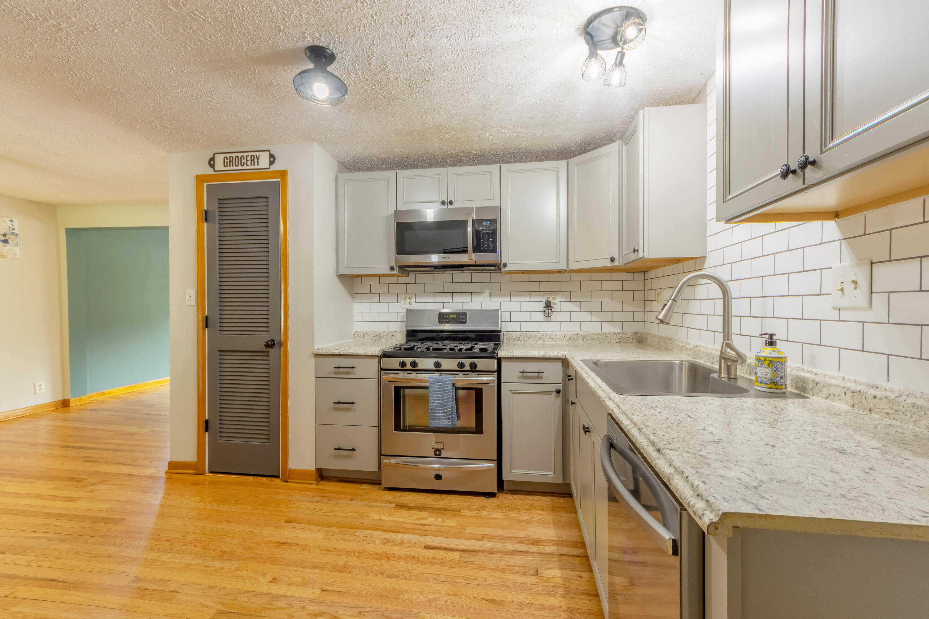 6210 Johnson Road Coloma, MI 49038 - Photo 3 of 24 Kitchen